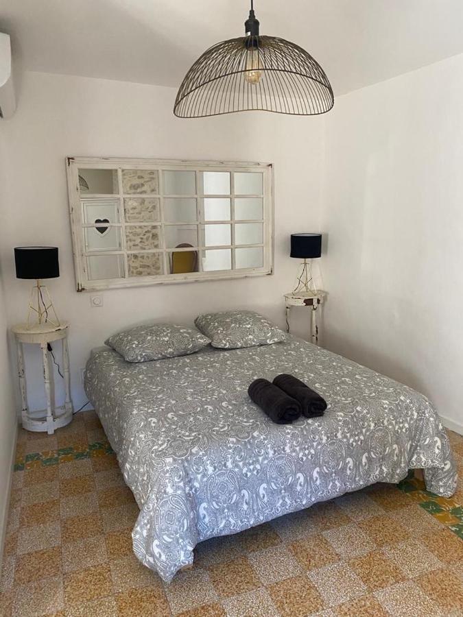 La Tour 2: Appart Neuf Au Coeur De La Petite Venise LʼIsle-sur-la-Sorgue Exterior foto