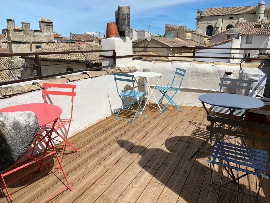 Ferienwohnung La Tour 2: Appart Neuf Au Coeur De La Petite Venise LʼIsle-sur-la-Sorgue Exterior foto